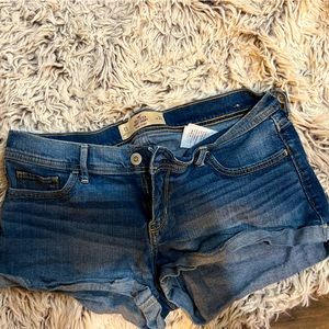 HOLLISTER SHORTS- SIZE 13